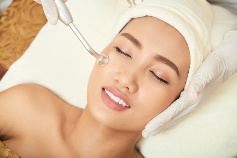 Cleaning Pores at Facial Room